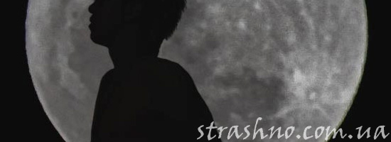 Мистический силуэт в покинутом доме