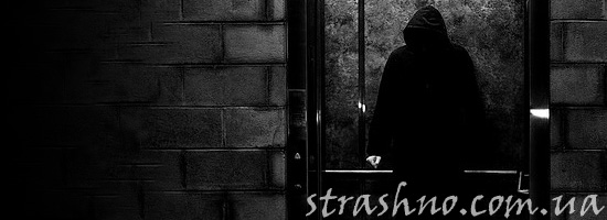 Неудачные шутки в темном лифте Неудачные шутки в темном лифте