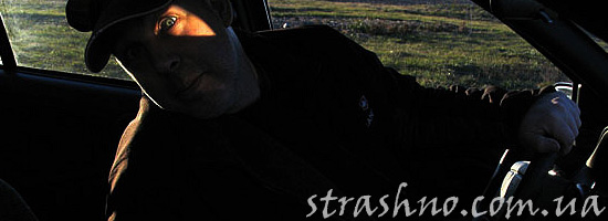 Мальчик ночью в черной Волге