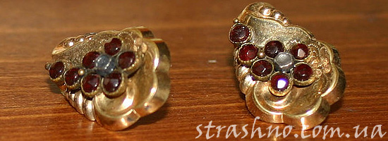 Старые бабушкины серьги Старые бабушкины серьги