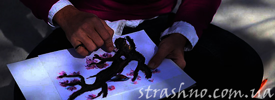 Страшный художник на кладбище Страшный художник на кладбище