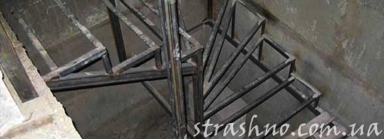 История про кровь в подвале