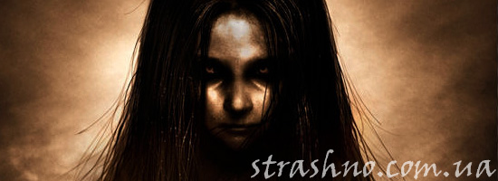 Напуганная девочка