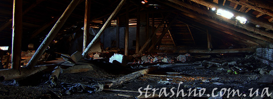 Чердак заброшенного дома