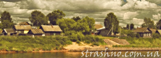 деревня на берегу реки