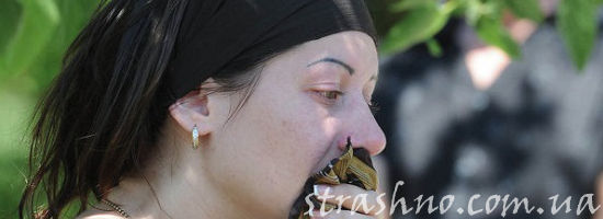 женщина в трауре