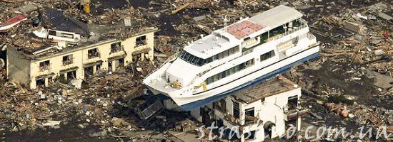 разрушения после цунами в Японии