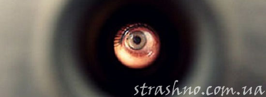 смотреть в дверной глазок