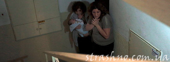 На лестничной клетке