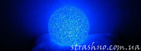 голубое сияние ночника