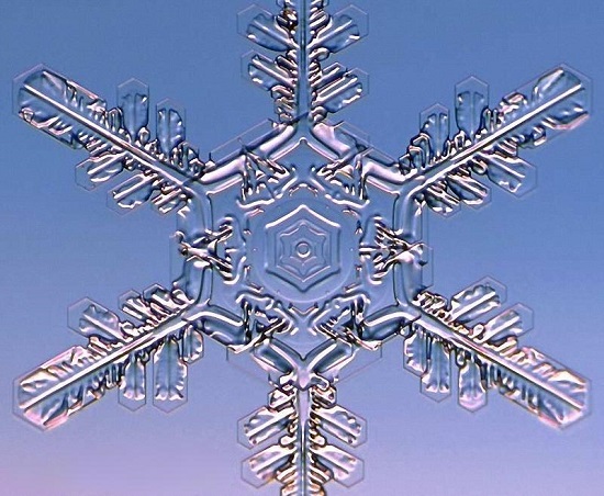 необычная снежинка