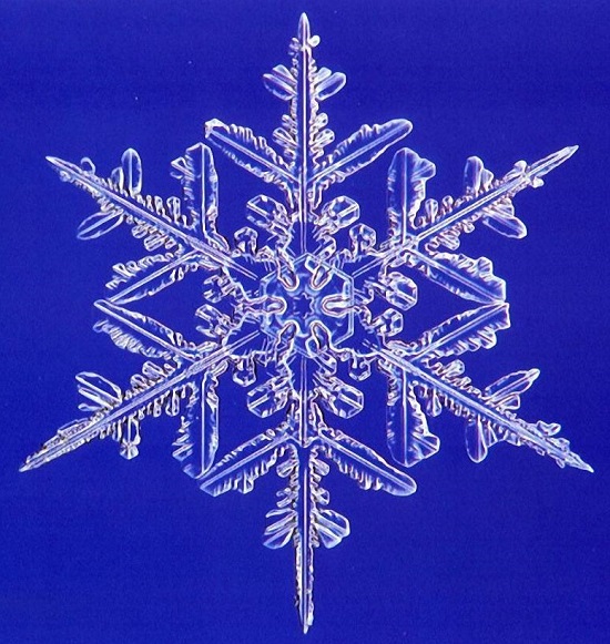красивая снежинка