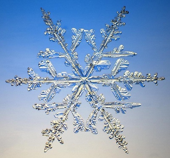 красивая снежинка