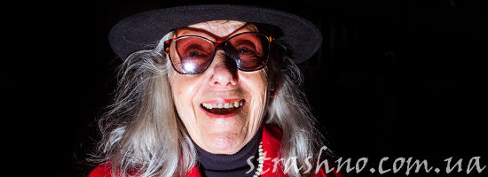 странная бабуля