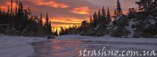 закат на лесном озере