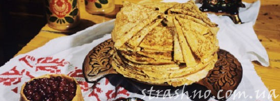 блины на столе