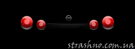 красные лампочки в темноте