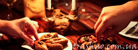 сладости к чаю на столе