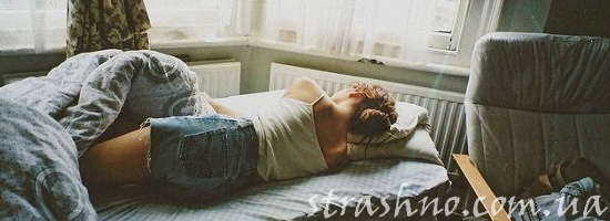 Девушка в шортах