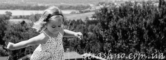 девочка на даче