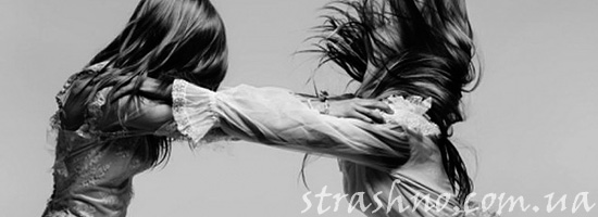 Драка девушек в школе