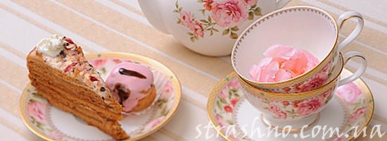 Красивый чайный сервиз