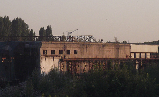 Рушащееся здание