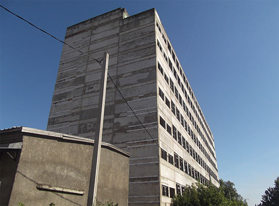 Недостроенная ремонтная база