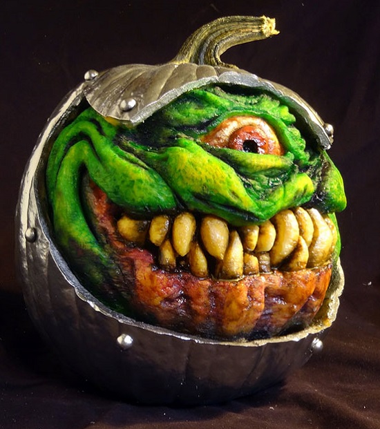монстр из тыквы на хэллоуин