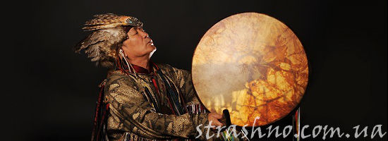 шаман камлает