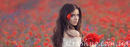 девушка маковое поле
