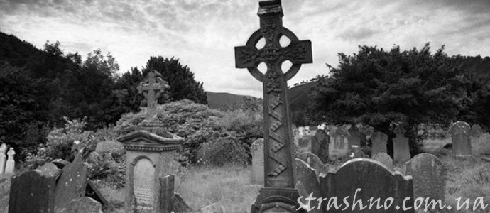 история о странной могиле