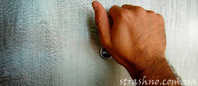 страшный ночной стук в дверь