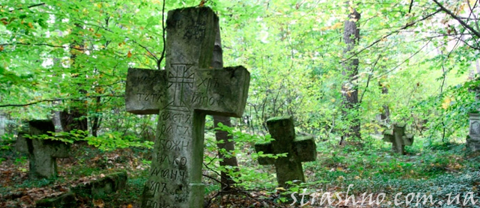 мистическое старое кладбище