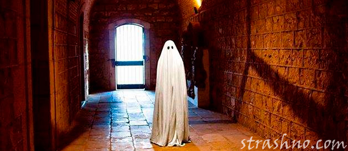 страшная и смешная история о привидениях на складе