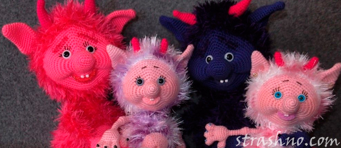 маленькие вязанные чертики