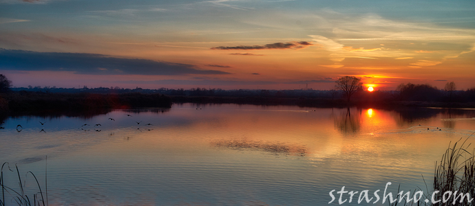 мистический закат на речке