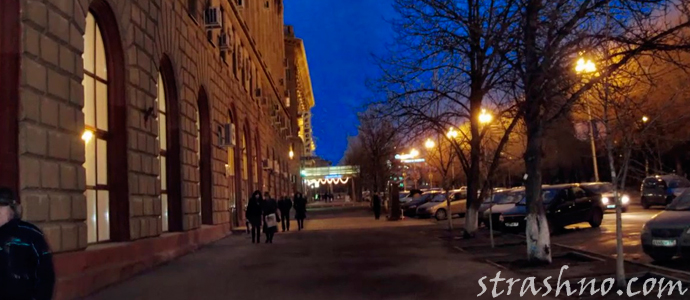 вмисика вечернего города на карантине