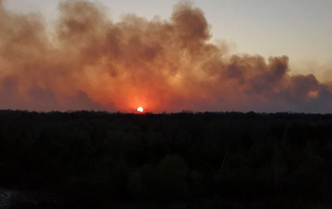 пожар возле ЧАЭС угрожает энергоблокам