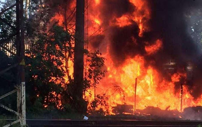 стена огня приближается к законсервированной атомной станции