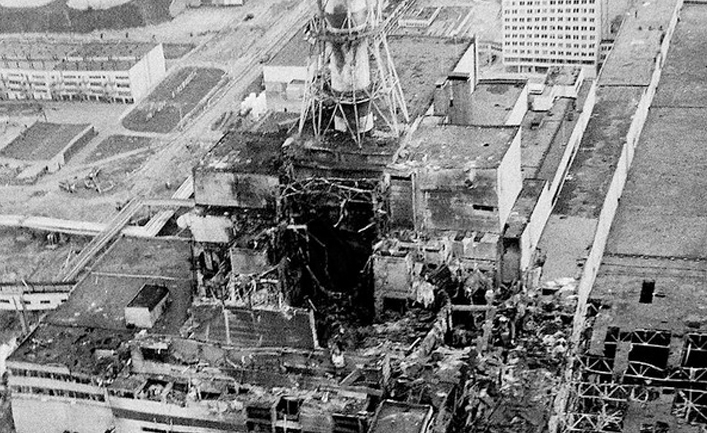 энергоблок ЧАЭС после взрыва