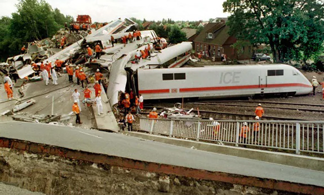 железнодорожное крушение