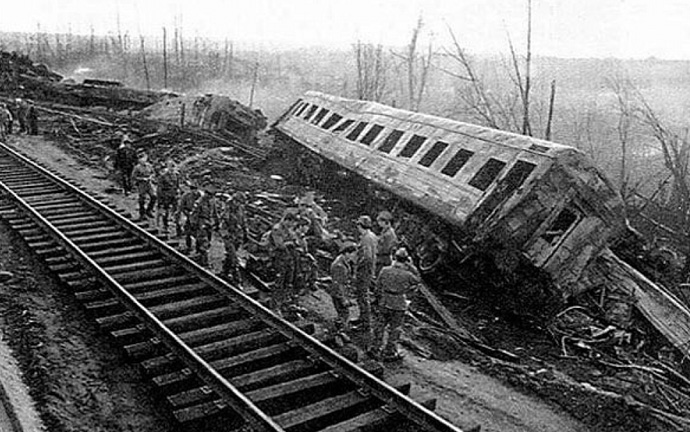 спасательные работы на месте крушения поездов на перегоне Аша