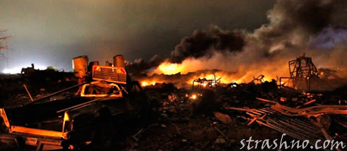 огонь после аварии с нефтяными цистернами