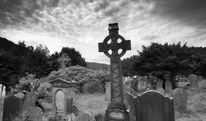 Кладбище с вампиром в Ивано-Франковске