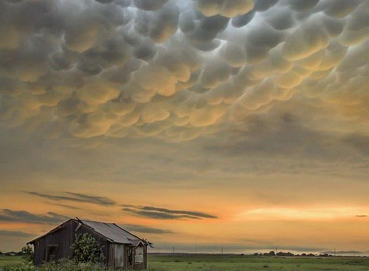 загадочные облака