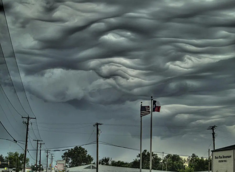 страшные грозовые облака