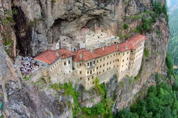 Православный монастырь Сумела Панагия в Турции