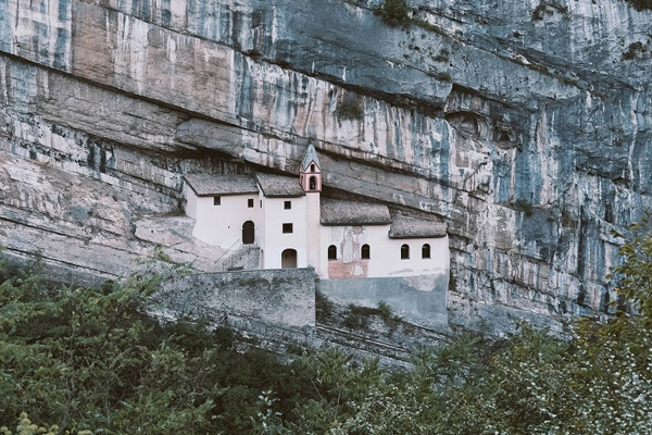 Монастырь в Италии