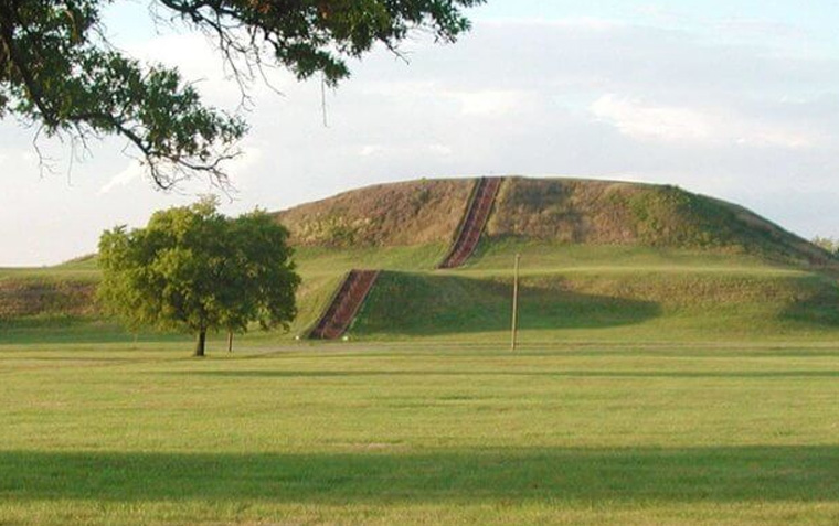 курганы Кахокии